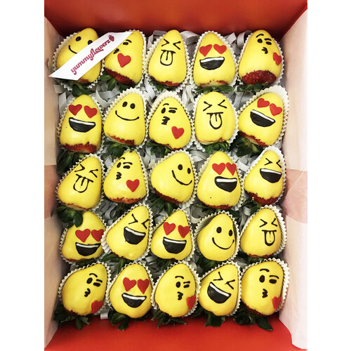 Dipped Fruit 25pcs Emoji Strawberries Gift Box
